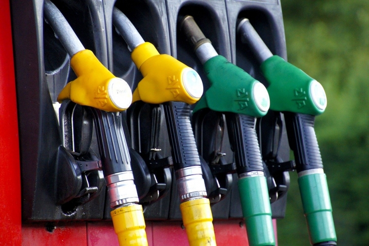 Антимонопольщики подсчитали, на сколько подскочили цены на бензин 