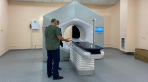 Первый в России: уникальный аппарат для лечения рака появился в Хабаровске