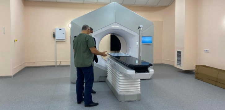 Первый в России: уникальный аппарат для лечения рака появился в Хабаровске