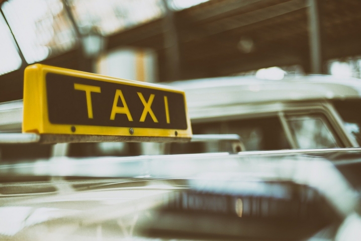 Быть таксистом в Приморье станет еще проще