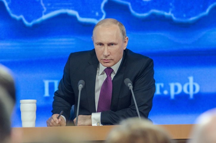 ЛГБТ и зоофилия: Путин предложил вести реестр токсичного контента в интернете