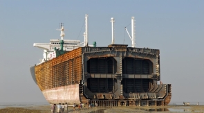Кладбища кораблей уничтожают по всему Дальнему Востоку