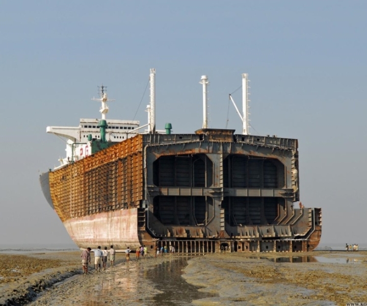 Кладбища кораблей уничтожают по всему Дальнему Востоку