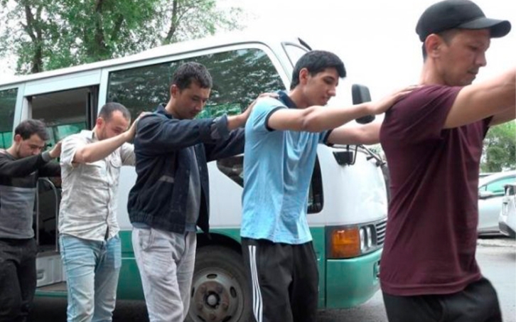 Автобус с нелегалами из Узбекистана остановлен в Хасанском районе 