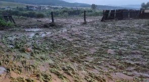 Вода смывает дороги и дома: страшный потоп в Бурятии 