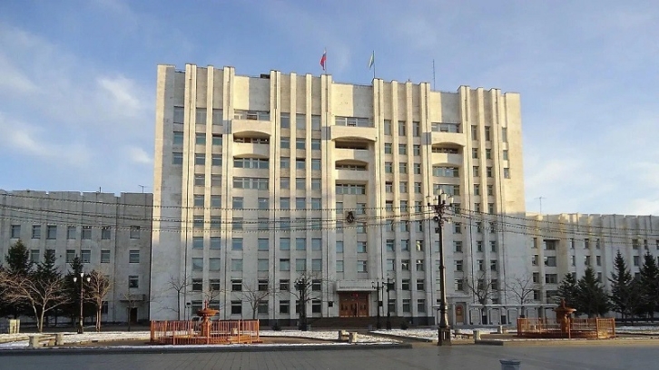 Чиновник погиб, выпав из окна 