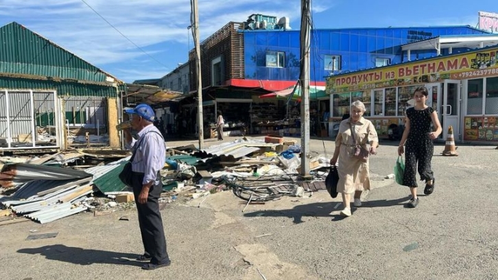 Крупный рынок во Владивостоке продолжают сносить