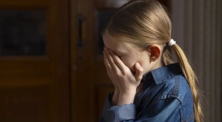 Старшеклассницы издевались над 8-летней девочкой