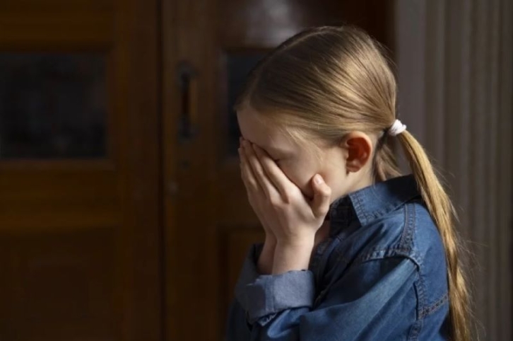 Старшеклассницы издевались над 8-летней девочкой