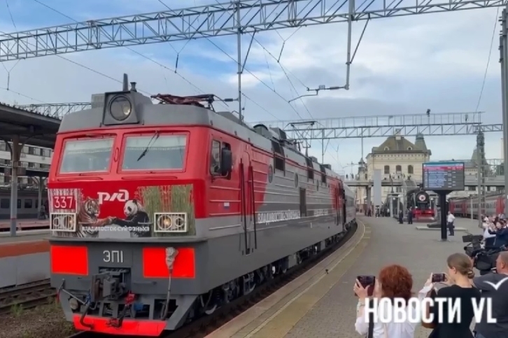 Пассажирский поезд запущен в КНР