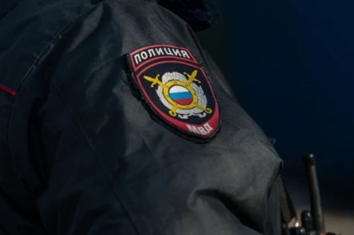Полиции пришлось силой увести гостя из квартиры
